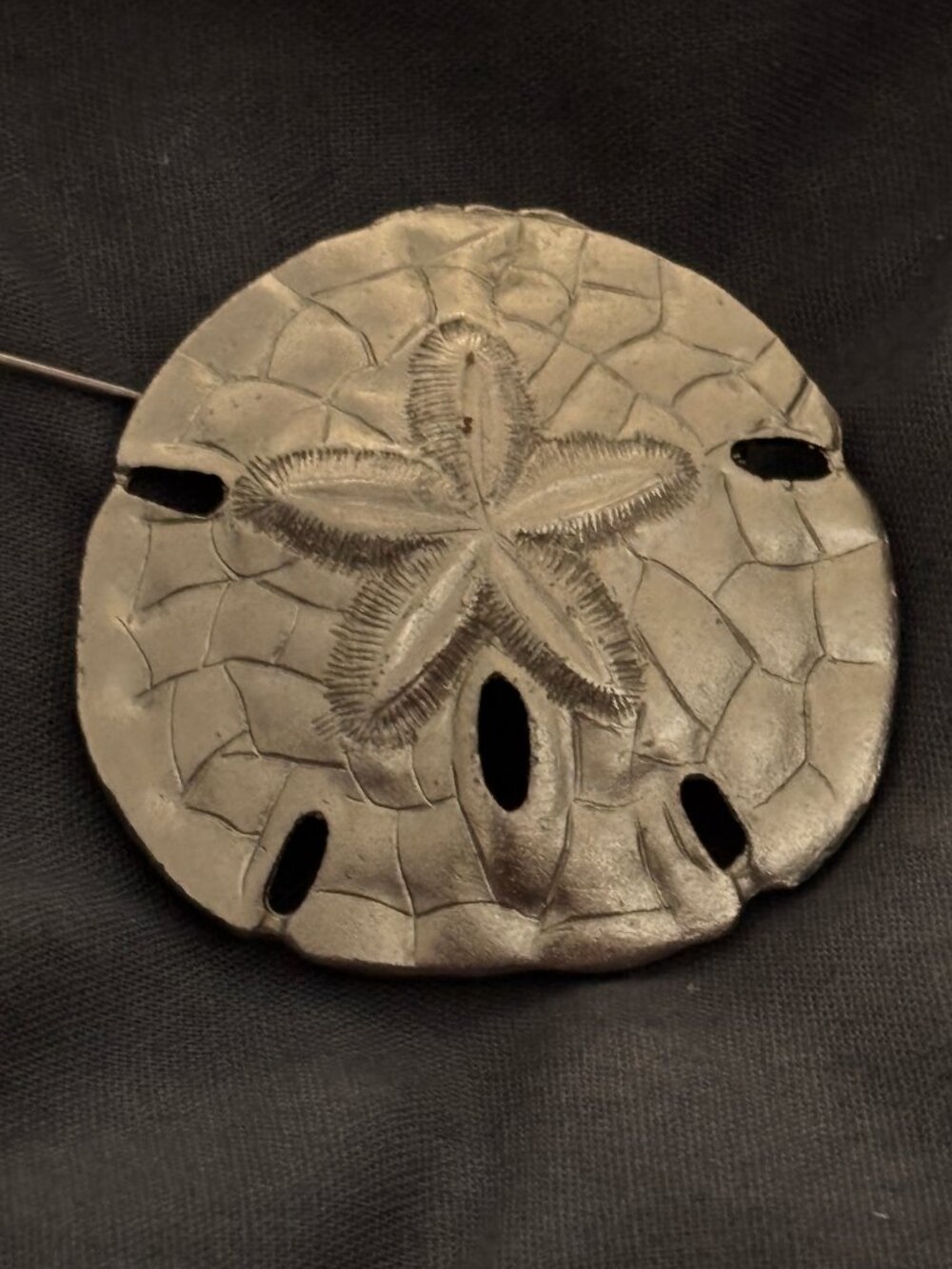 sand dollar silver-tone  pin